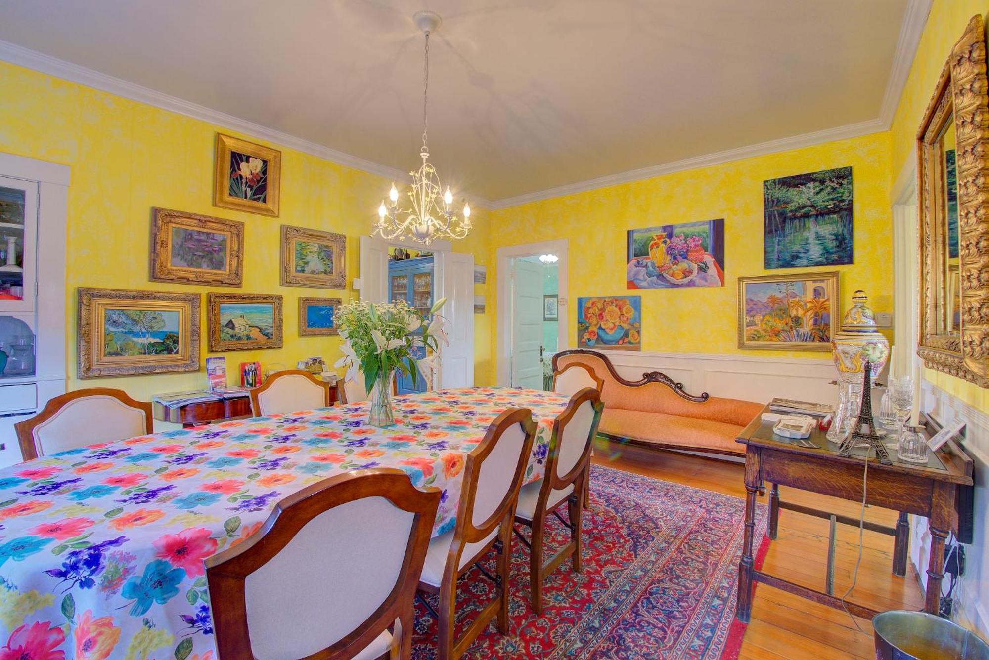 Secret Garden & Bed and breakfast