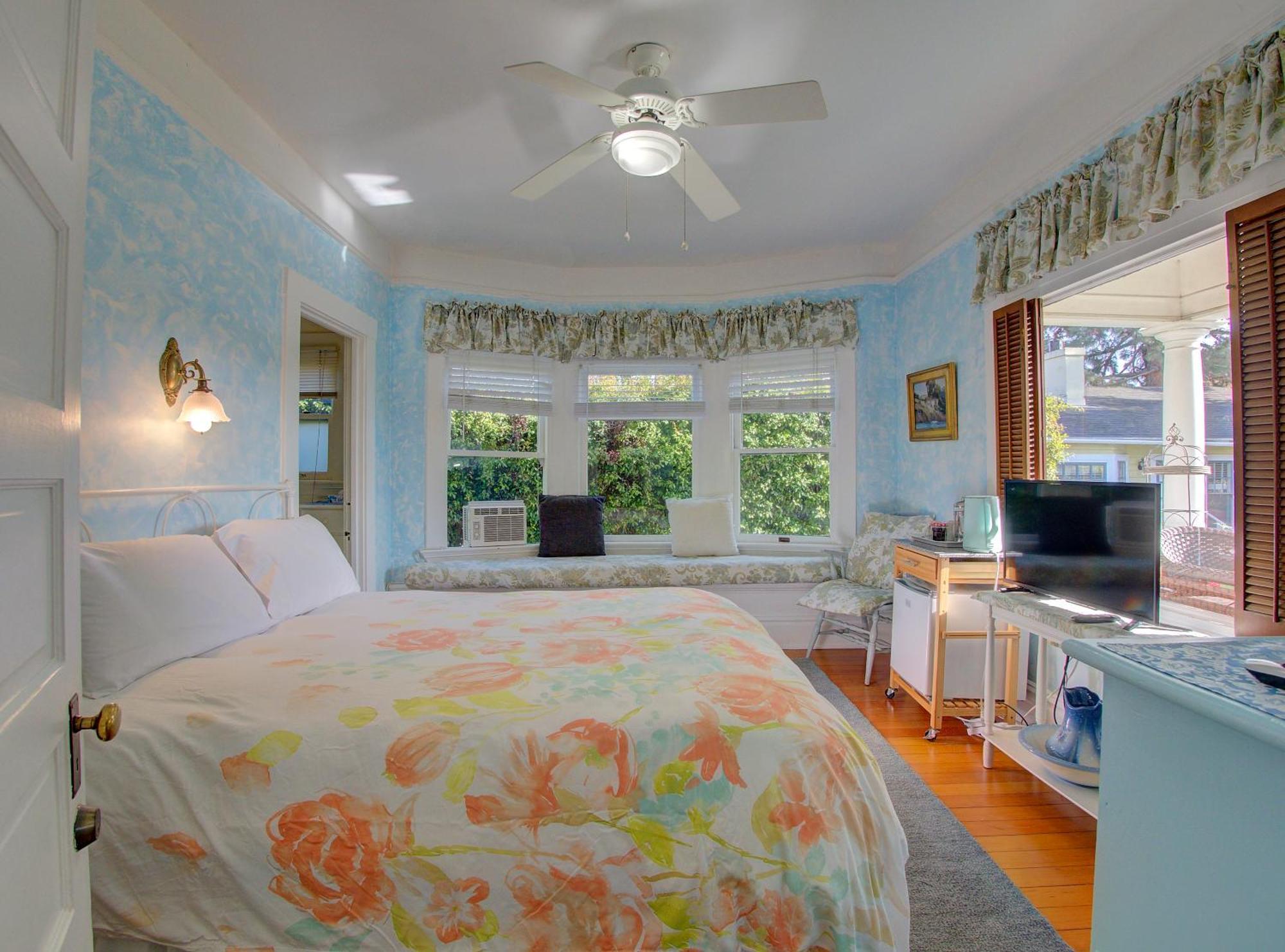 Secret Garden & Bed and breakfast