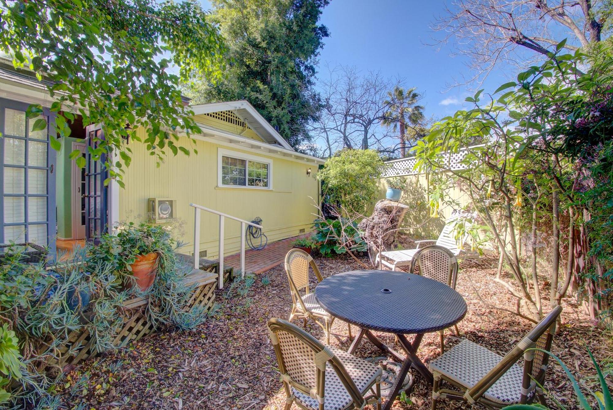 Bed and breakfast Secret Garden &