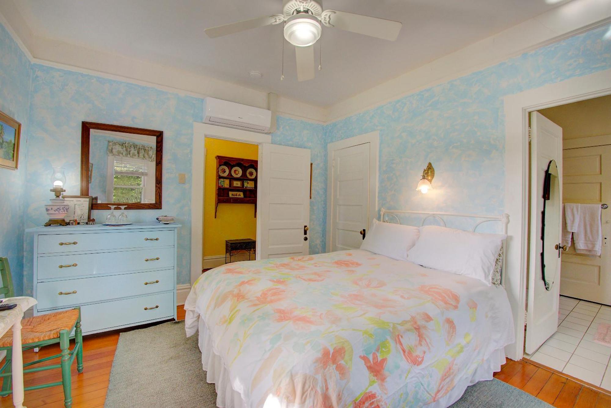 Secret Garden & Bed and breakfast