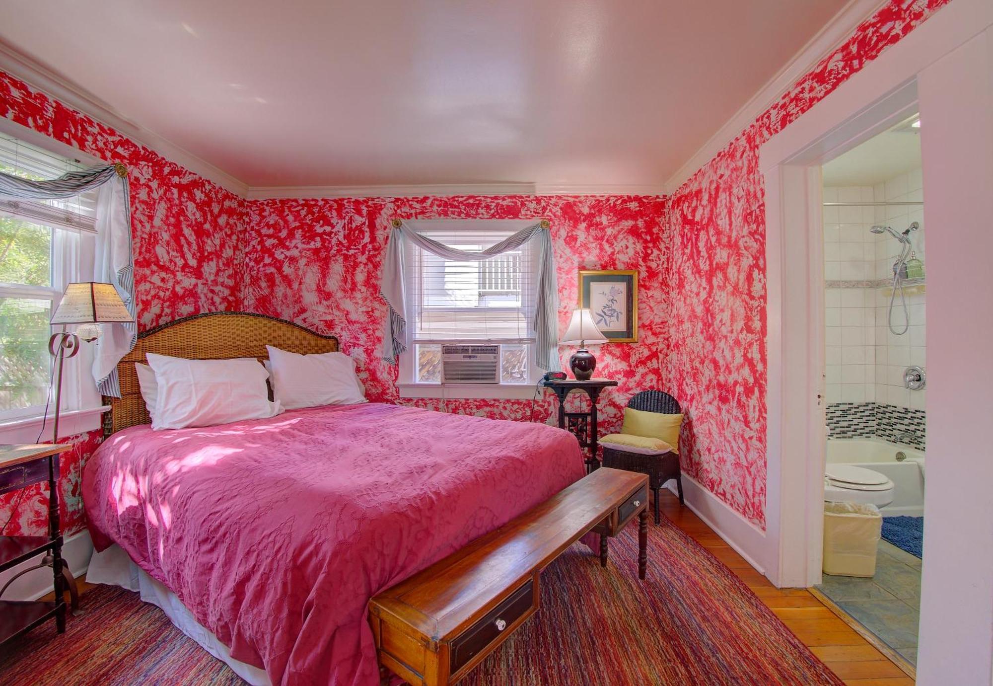 Bed and breakfast Secret Garden & 2*