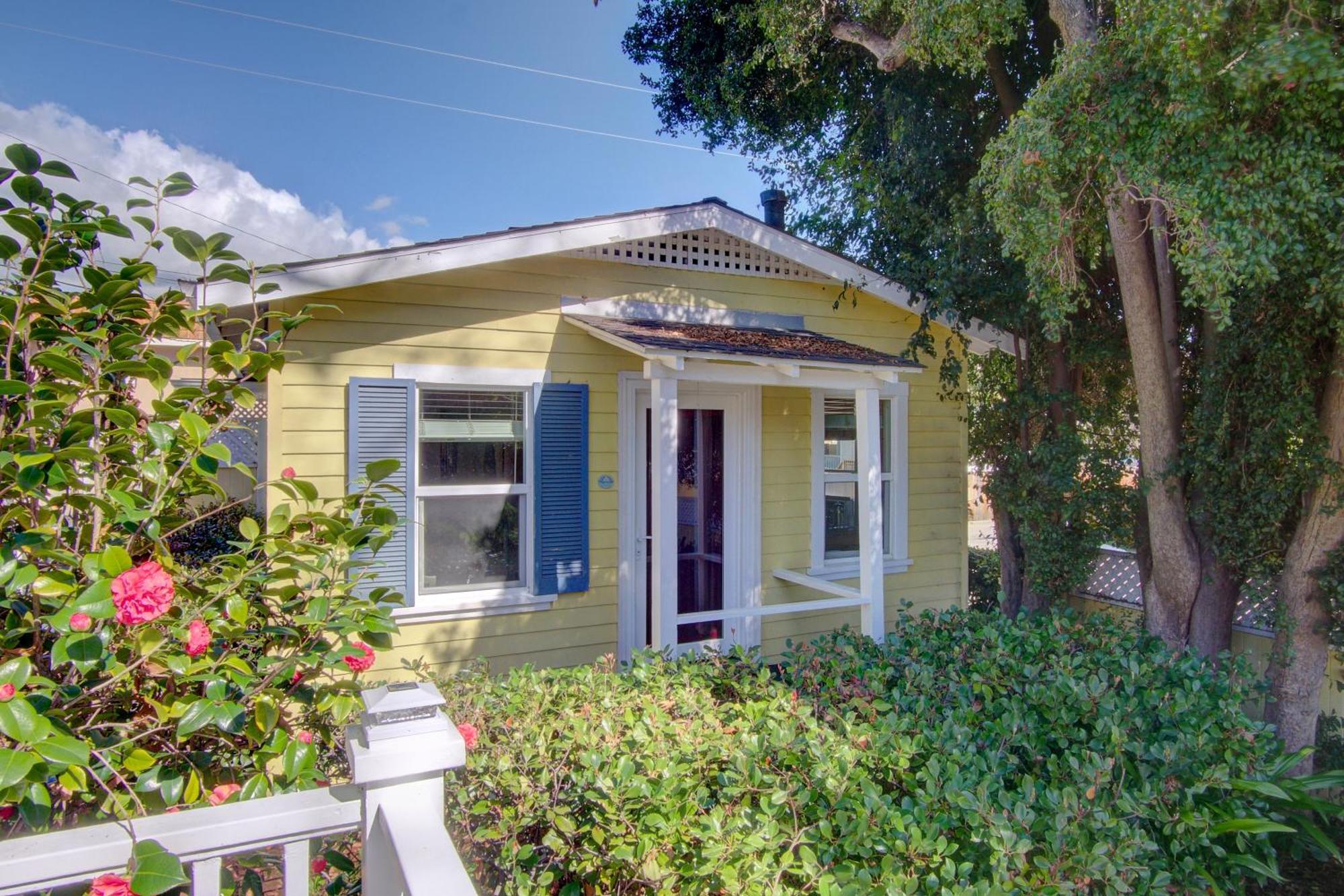 Bed and breakfast Secret Garden & 2*